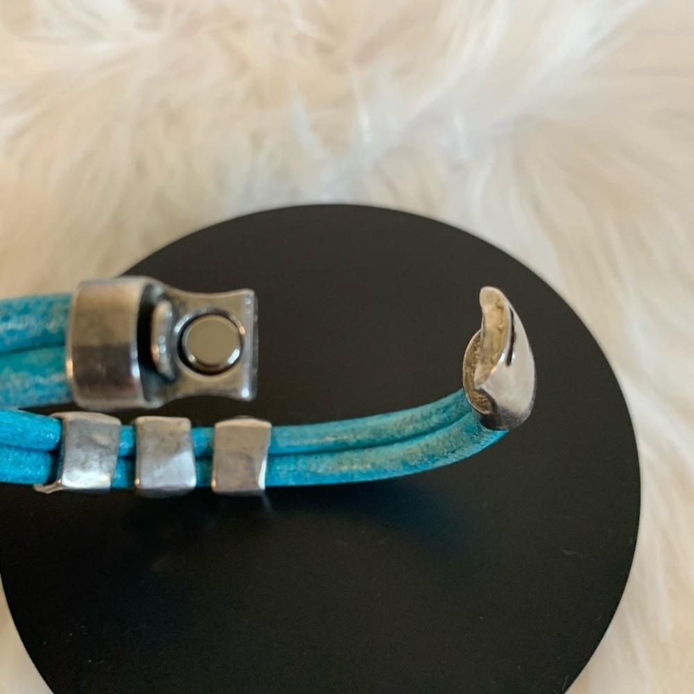 (135)Silver and Blue Women's Bracelet - Picture 3 of 4